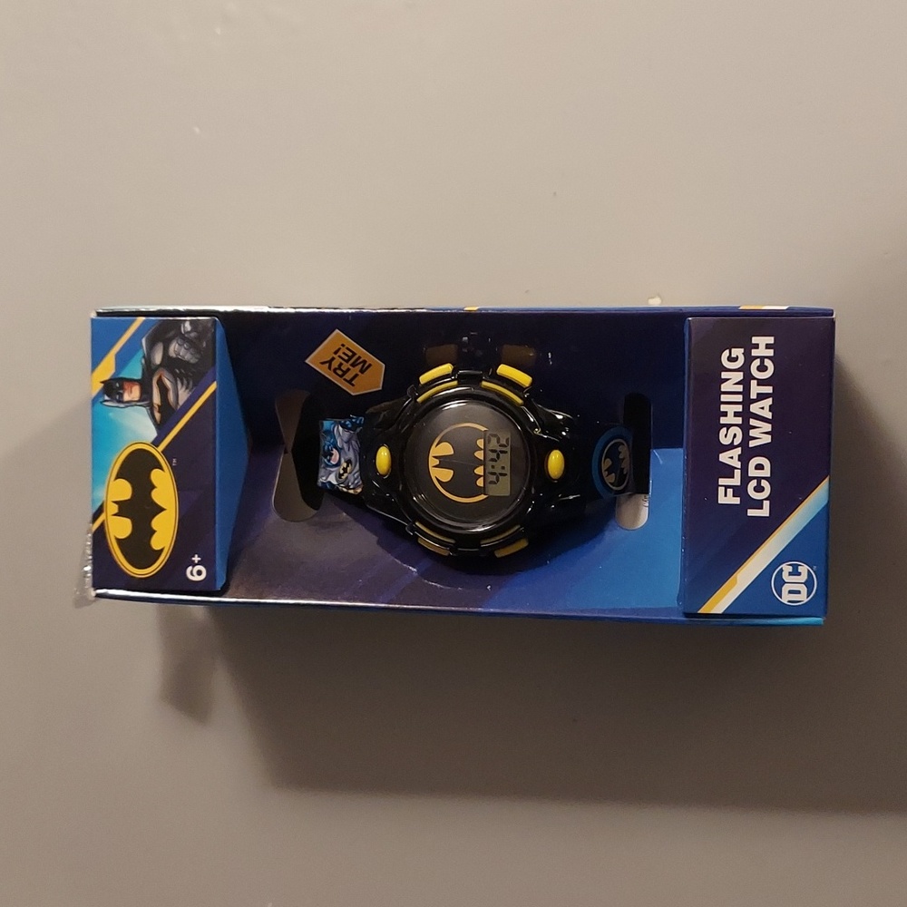 ❤️ DC Comics Batman Flashing LCD Watch - New!